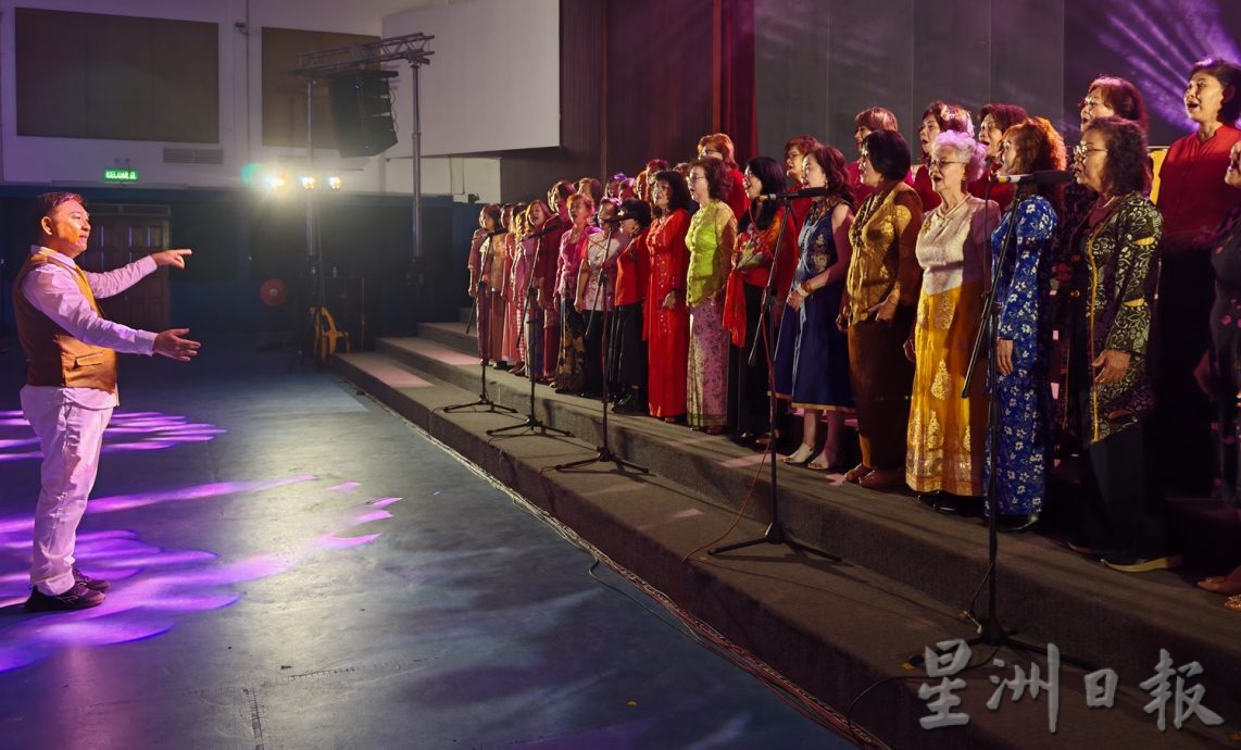 吉打60年代至80年代的乐队和歌手重返舞台,以音符传达温暖,为弱势群体医疗费和北马区贫困学生教育费献“声”。