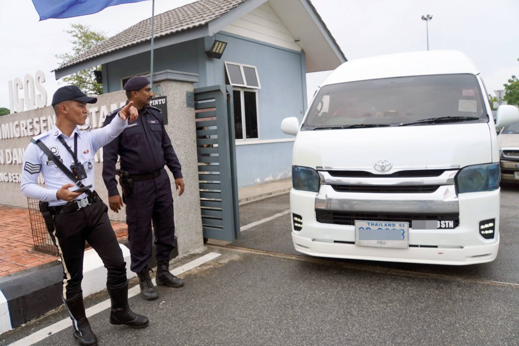 (大北马)巴东勿刹警察今年开5755罚单逾半拖欠,马泰出入境拦欠罚单外国车
