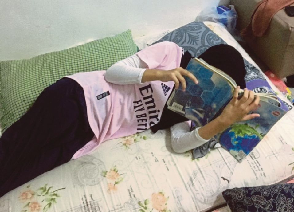 (已签发)全国:同学拉开椅子 女生重摔致髋骨骨折