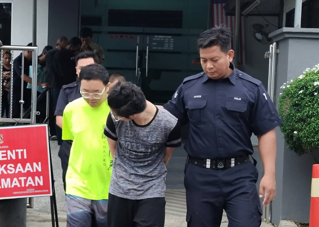 (已签发)柔:2华青涉贩售逾6公斤摇头丸 罪成或面对死刑