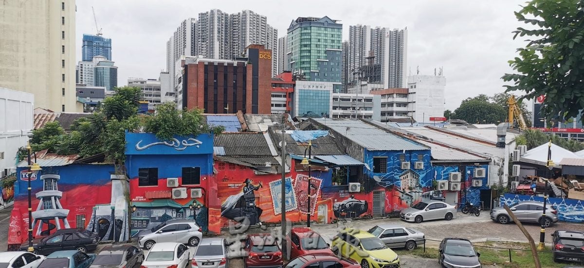 (已签发)柔:**封面**新山市中心增“第一眼壁画”,南方门户城市添五彩墙衣