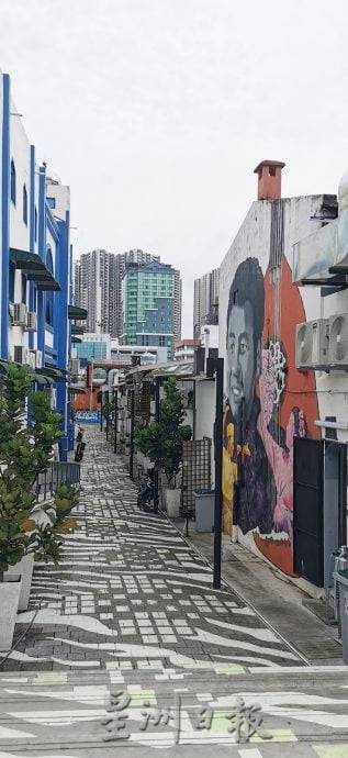 (已签发)柔:**封面**新山市中心增“第一眼壁画”,南方门户城市添五彩墙衣