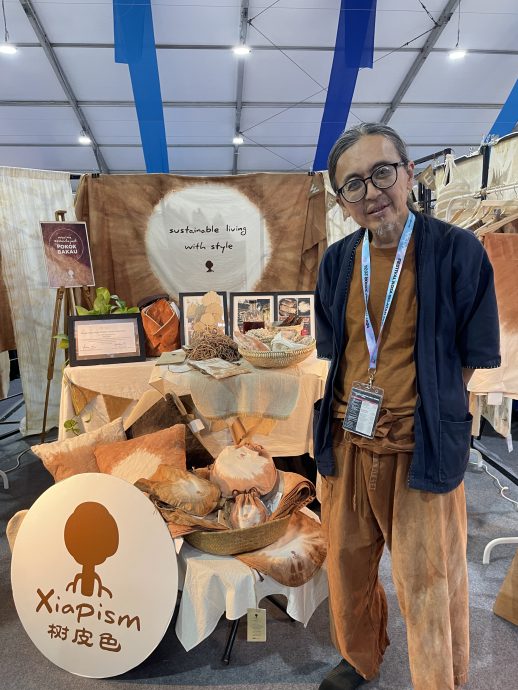 (已签发)柔:**封面**柔佛手工艺品嘉年华连展11日 200手作人冲刺千万销售目标