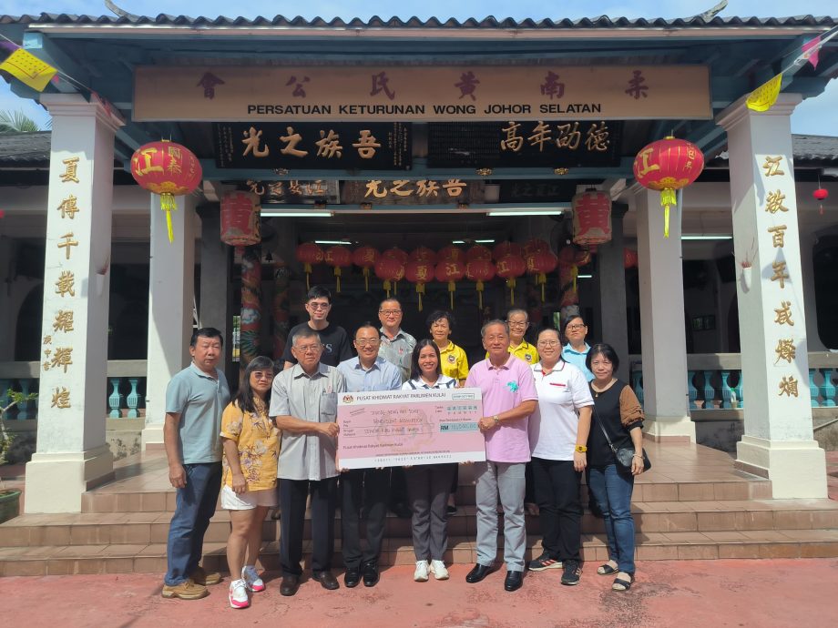 1年6次汽车撞坟场,柔南黄氏公会获3万修防护栏