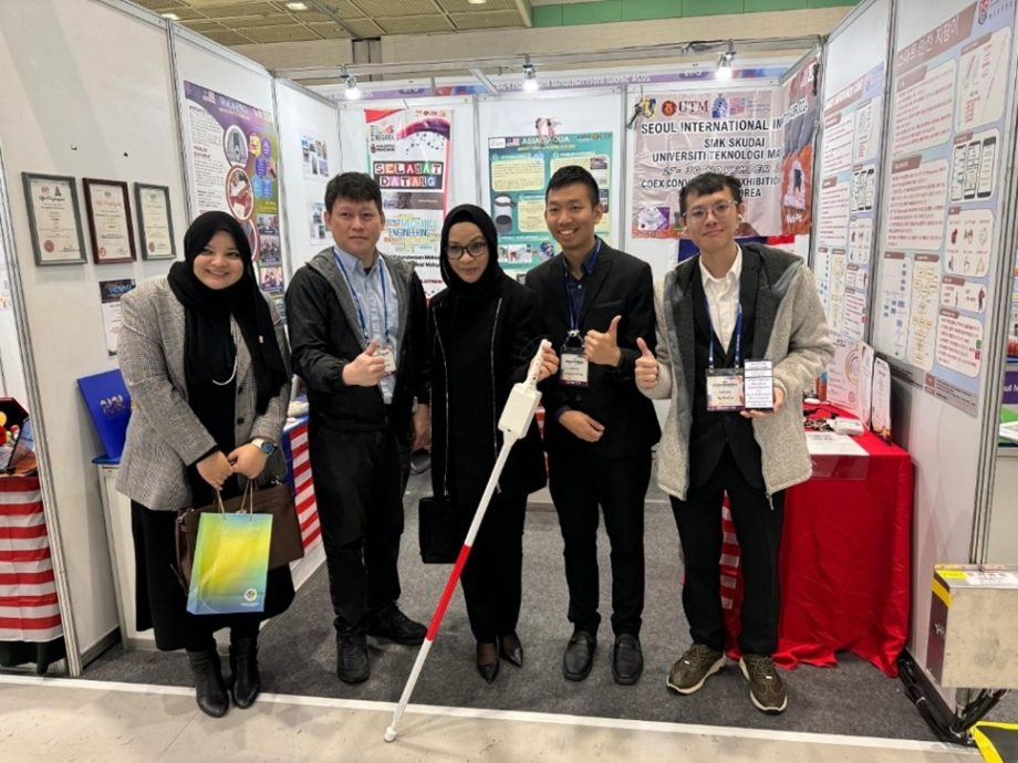 南院电机电子工程系研发“智能安全手杖” 首尔夺国际发明博览会金奖