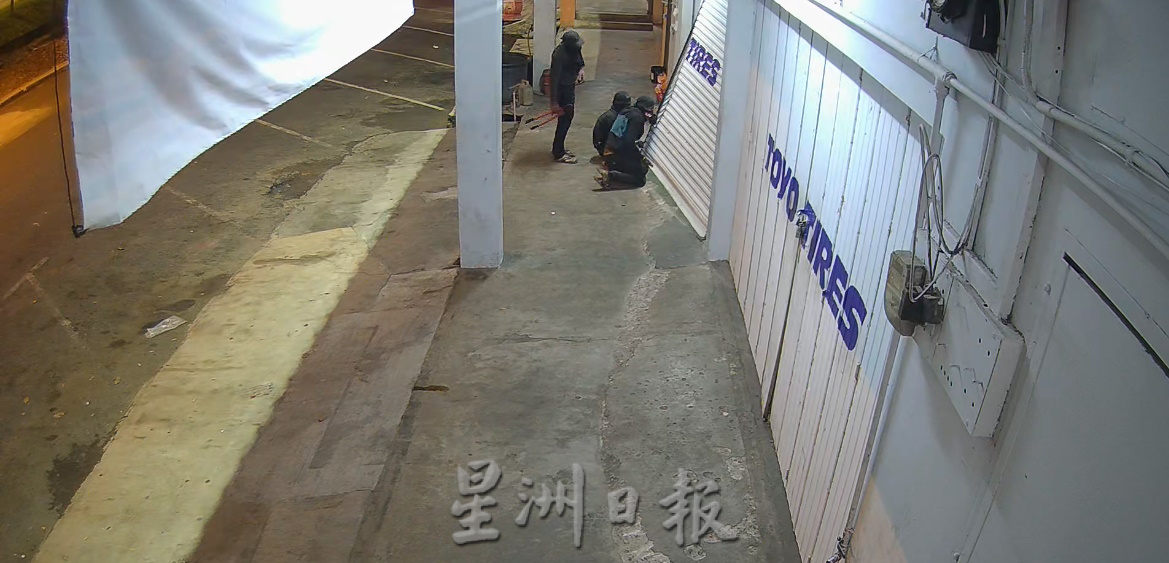 9蒙面匪爆窃轮胎店 窃走逾180条轮胎等