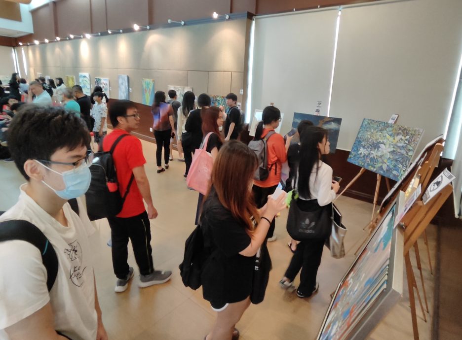 (已签发)柔:**版头**抽象艺术展《超越共鸣》, 以色彩反映人生百态