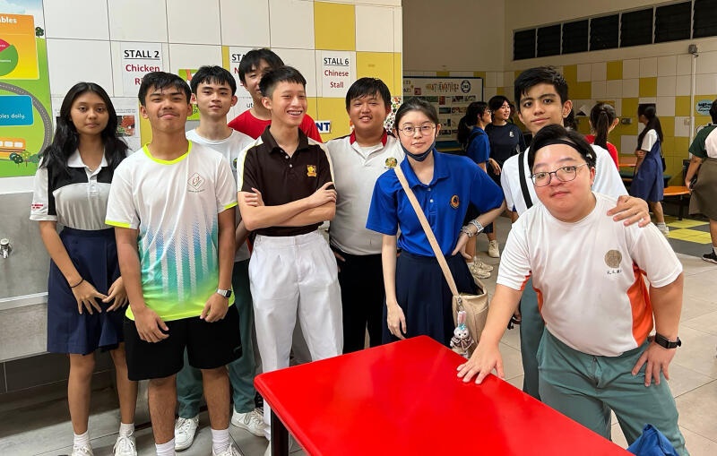 (已签发)柔:狮城二三事:男生患罕疾常癫痫 师生学急救施援手