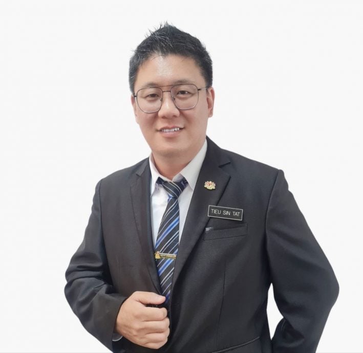 (已签发)柔:銮多校出现调动 3华小换校长