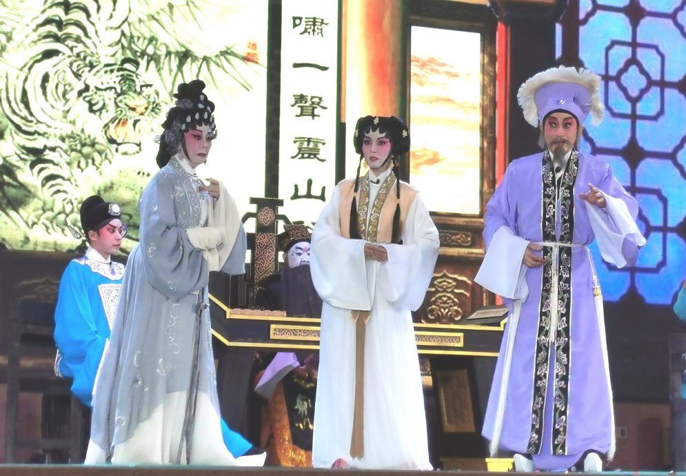 （早报可头）大都会：港马戏曲交流展演《说好中国故事》