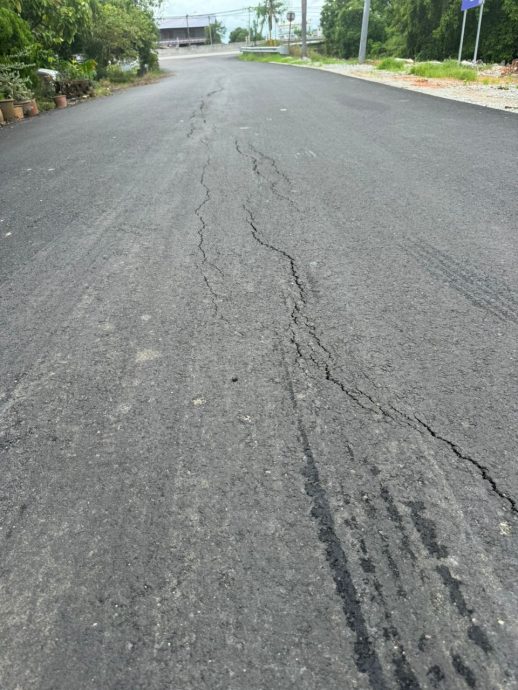 （版2头）大都会/道路又出现裂痕 