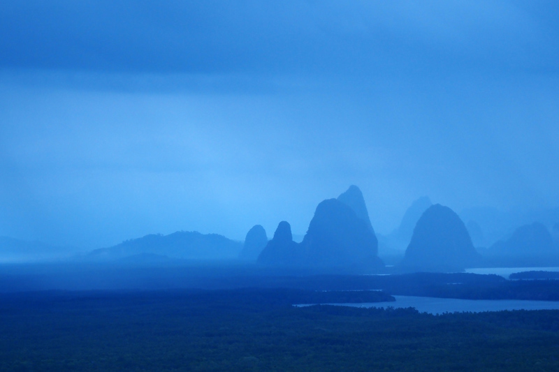 Kim Teoh/风雨飘扬──攀牙湾Phang Nga Bay