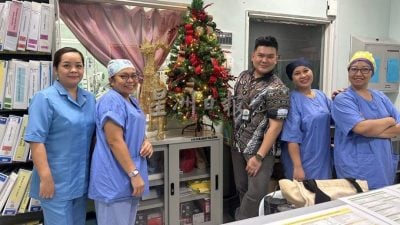 Malay doctor spreads Christmas cheer in Miri Hospital