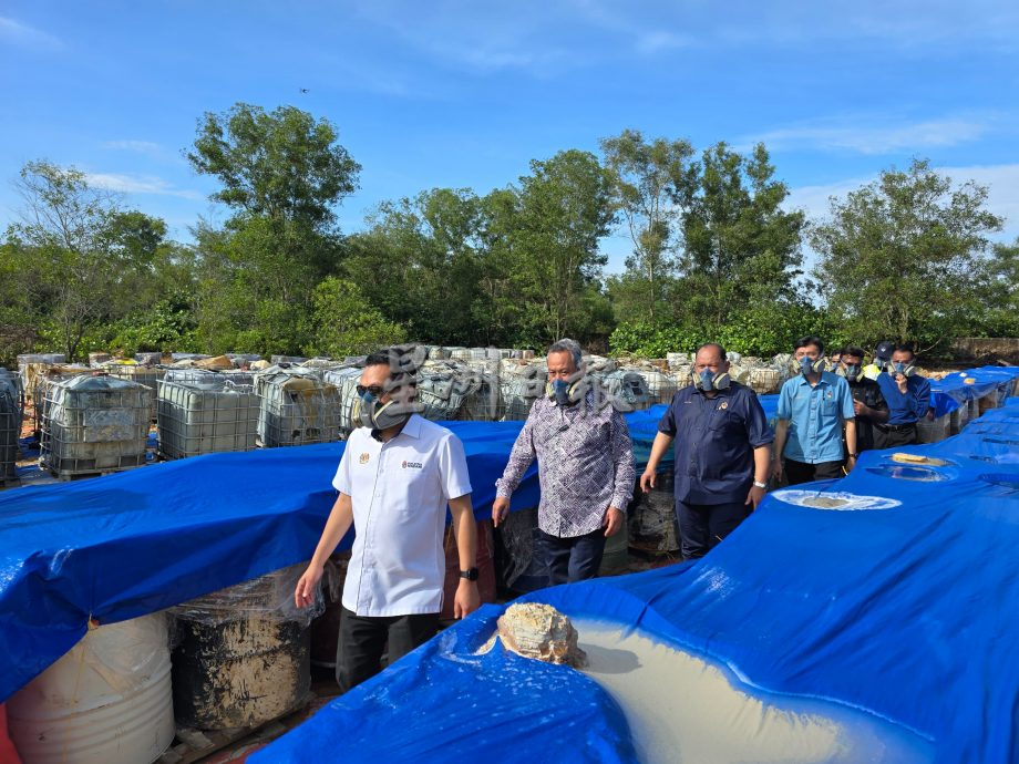 NS主文/武吉不兰律再发现两处地点约800桶化学废料;森大臣:别再等,直接采取行动!