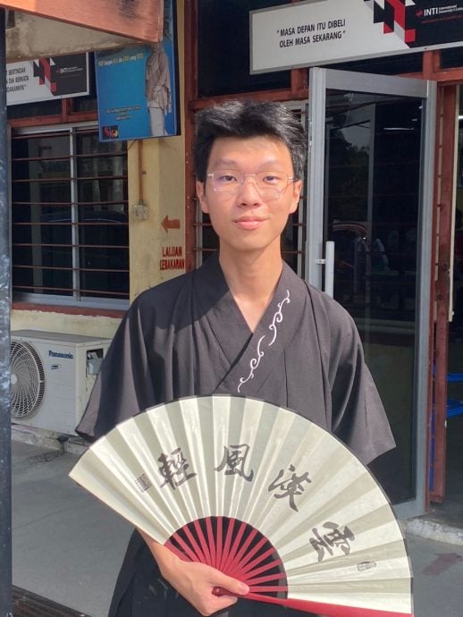 NS年轻人/(主文)文丁国中汉服秀 展现中华传统文化魅力