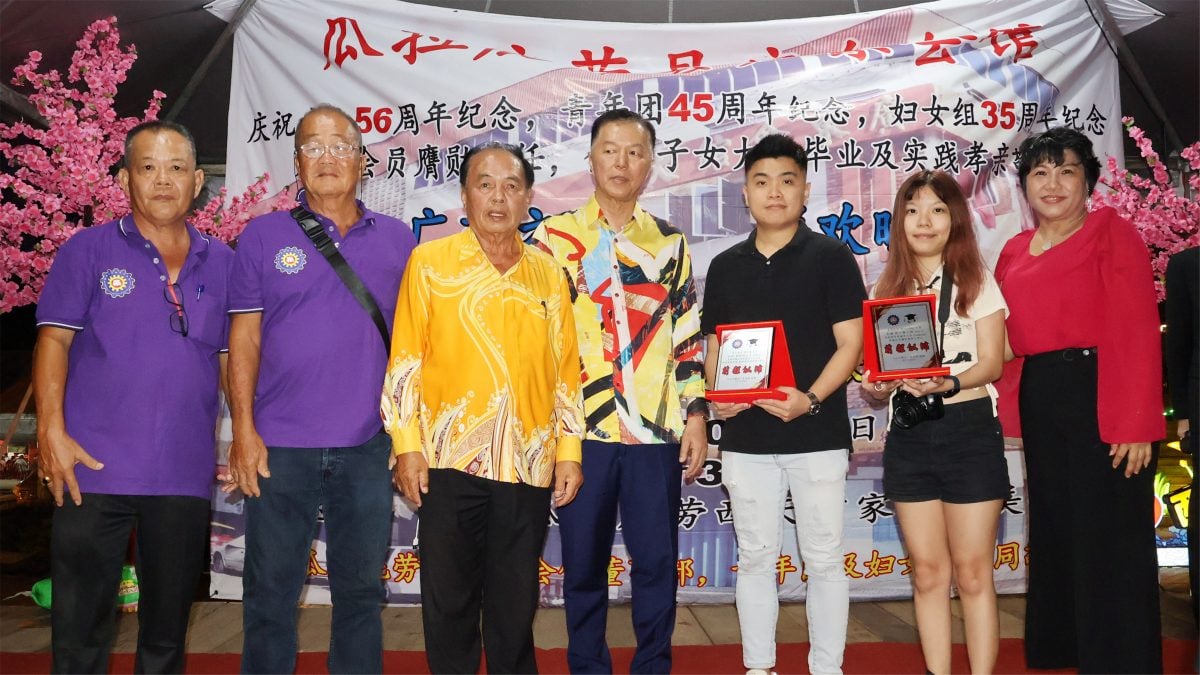 NS庇朥/陈治年:“挥舞中国旗”无损马中建交的美好,民调显巫裔对中国的好感度上升
