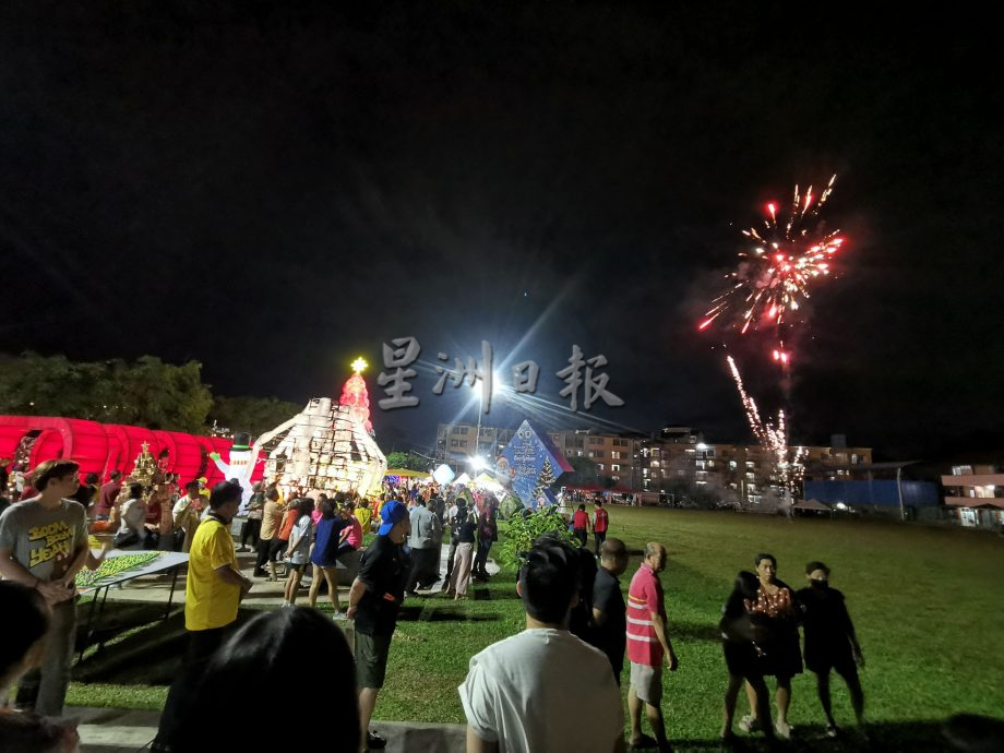 NS芙蓉/吃喝玩乐尽在罗白广场,爱花城慈善嘉年华反应踊跃