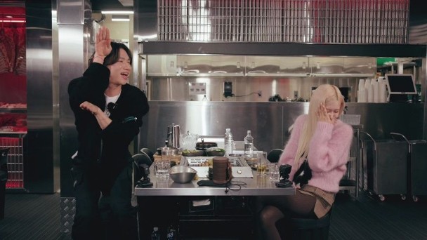 Rosé谈了一场无人知晓的恋情 自曝巡演与男友吵架心碎