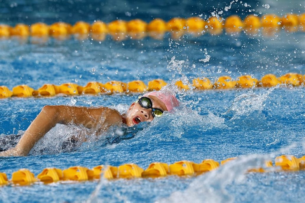 11岁优秀泳手新春前喜获公民权!