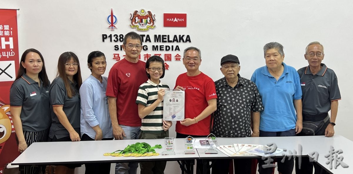 11岁优秀泳手新春前喜获公民权!