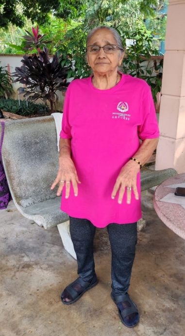 我们∕各种族乐龄人士做健身操