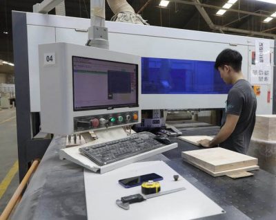 (1月28日见报)从割胶到家具 台马夫妻翻转橡胶木命运