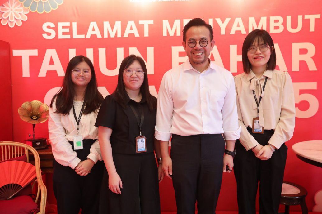 6pm后才上网∕新年备稿3/沈志强从零起步学华文 “虽非华校生 却乐当华教大使”