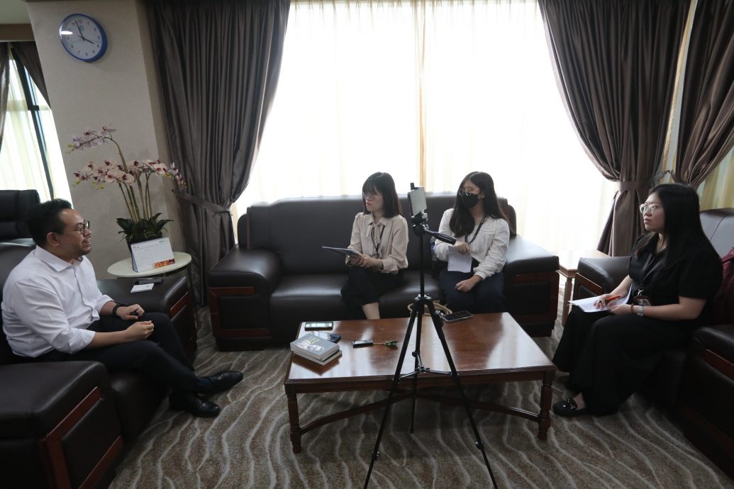 6pm后才上网∕新年备稿3/沈志强从零起步学华文 “虽非华校生 却乐当华教大使”