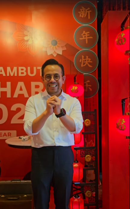 6pm后才上网∕新年备稿3/沈志强从零起步学华文 “虽非华校生 却乐当华教大使”