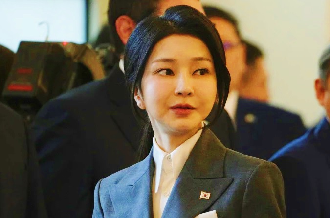 韩国第一夫人欲圆电影梦 金建希提议名导演：我想做主角