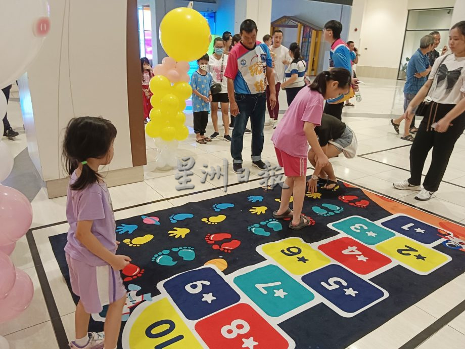 星角摄︱童年游戏勾起回忆 恍如昨日记忆犹新