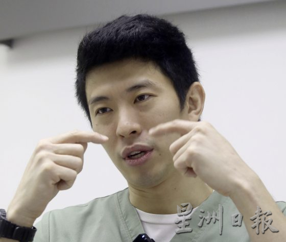 【与蛇同行／02】宠物蛇生病了，看异宠兽医如何诊治！──兽医黄立凯