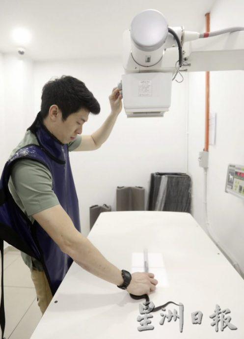 【与蛇同行／02】宠物蛇生病了，看异宠兽医如何诊治！──兽医黄立凯