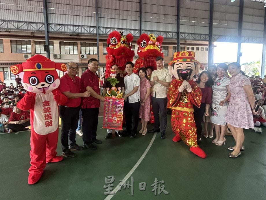 东华小学重设二十四节令鼓队 谢琪清赞助30大鼓