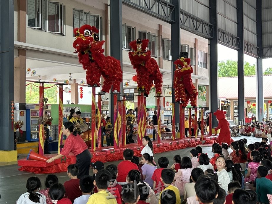 东华小学重设二十四节令鼓队 谢琪清赞助30大鼓