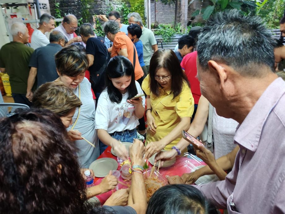 东:德义暖心厨房新春慰劳聚餐