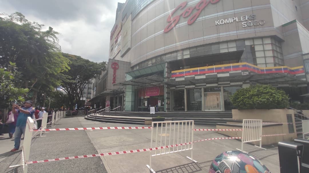 人民仇贪集会|视频|集合地点遭警方围栏阻挡 主办方:前所未见 非常失望