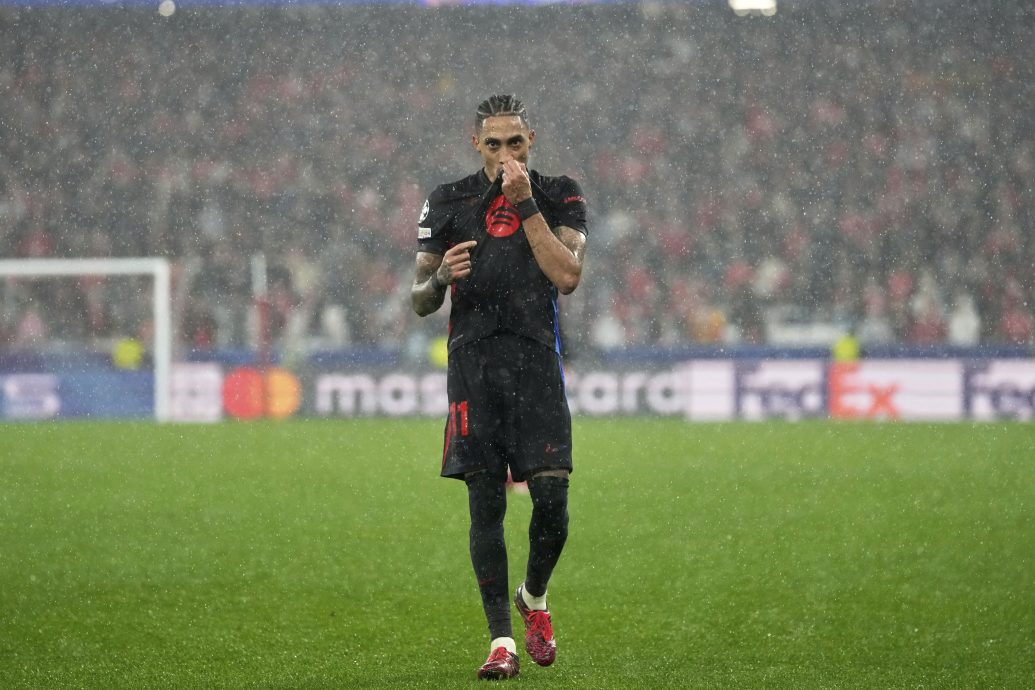 从1比3到拉菲尼亚补时绝杀5比4  巴塞创造史诗般大翻盘