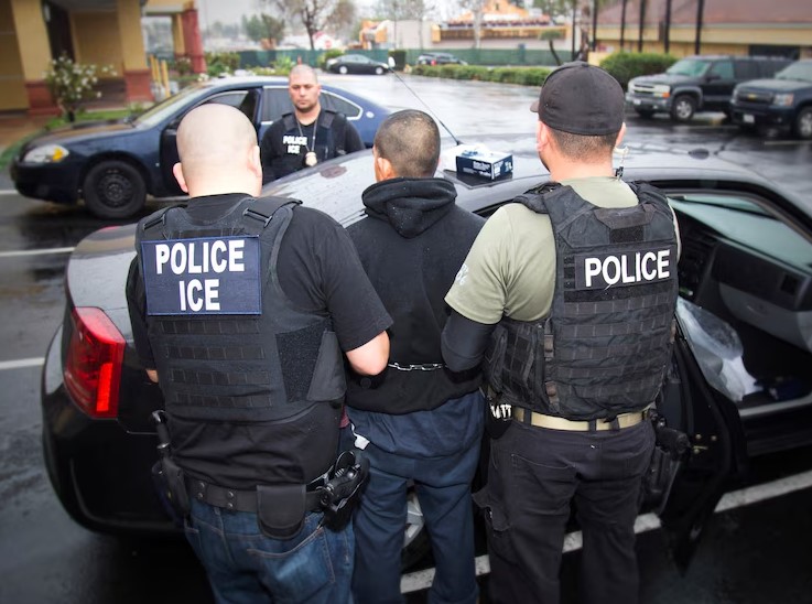 传特朗普扫荡移民从芝加哥着手 新政府官员：尚未决定