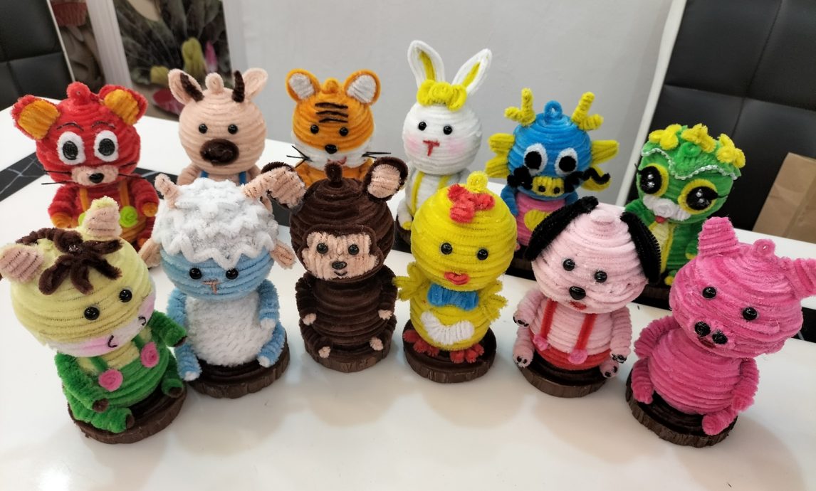 (供上网)预编(大北马)捏面人家庭少了1人 张汉云坚强延续手工精神