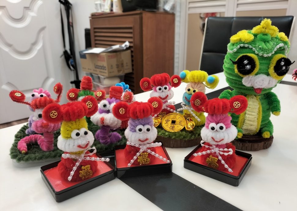 (供上网)预编(大北马)捏面人家庭少了1人 张汉云坚强延续手工精神