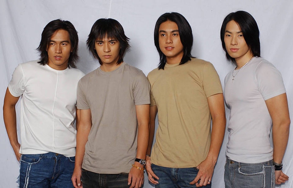 偶像剧鼻祖满脸胡渣买年货 网:认不出他是“西门”