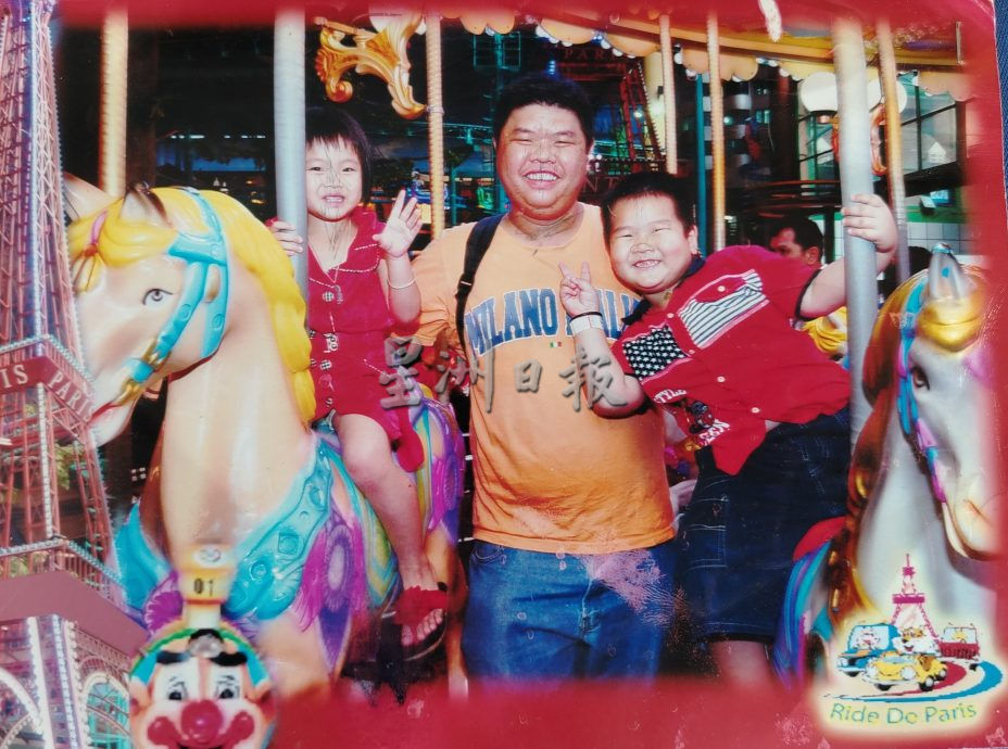 兄疑杀弟案 | 父和孩子就像朋友很好 儿:我不能倒下要撑住