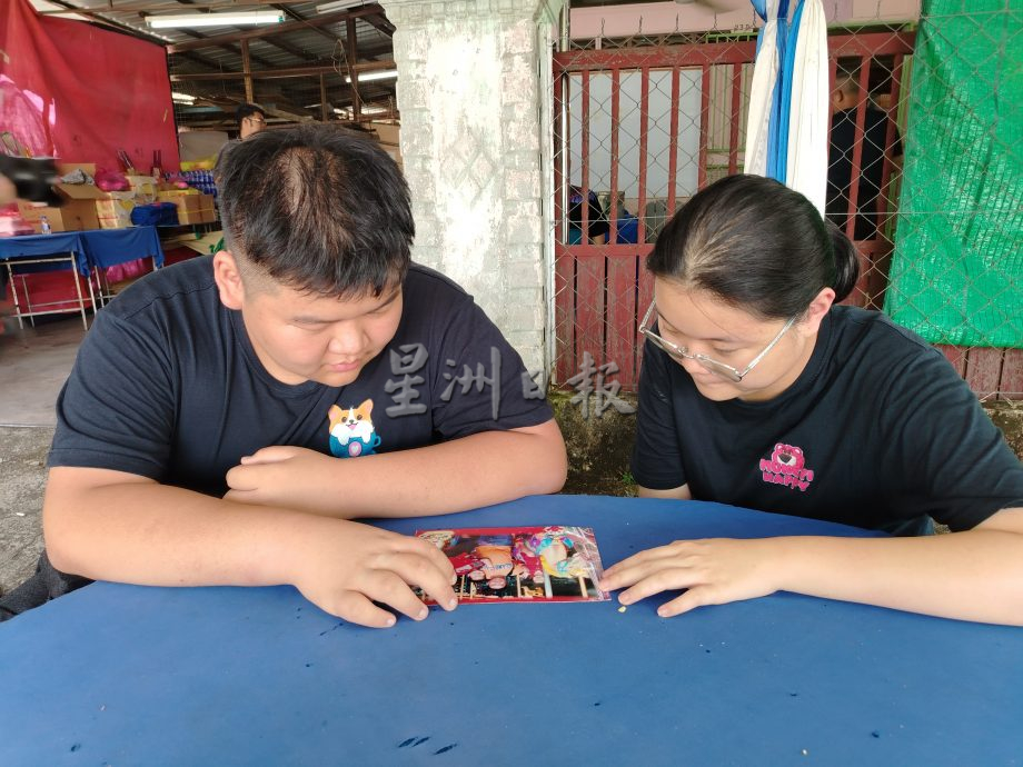 兄疑杀弟案 | 父和孩子就像朋友很好 儿:我不能倒下要撑住