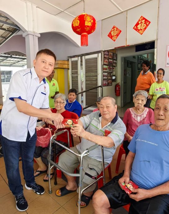 为表尽孝 拿督斯里助父母实现回馈家乡心愿