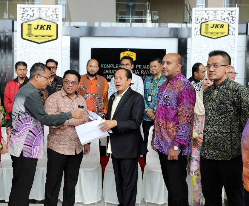 全国/阿末马斯兰：政府一年花3.2亿令吉补贴佳节免过路费