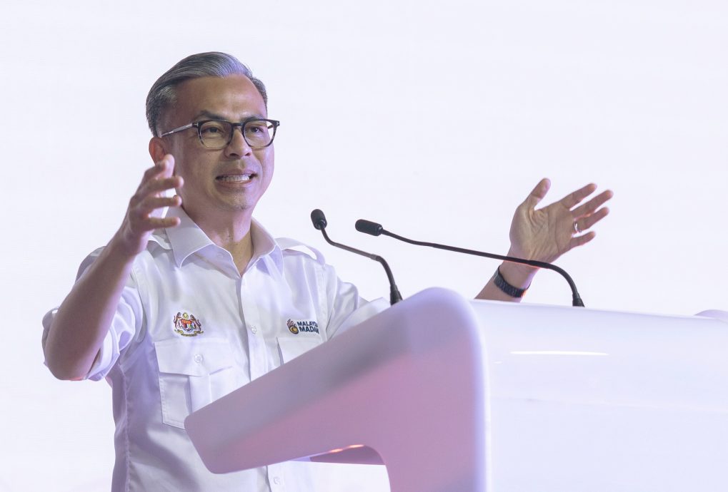 全国／法米:政府将斥资6亿6800万令吉来改善全国政府大学的无线网络连接，以提升政府大学的互联网问题。