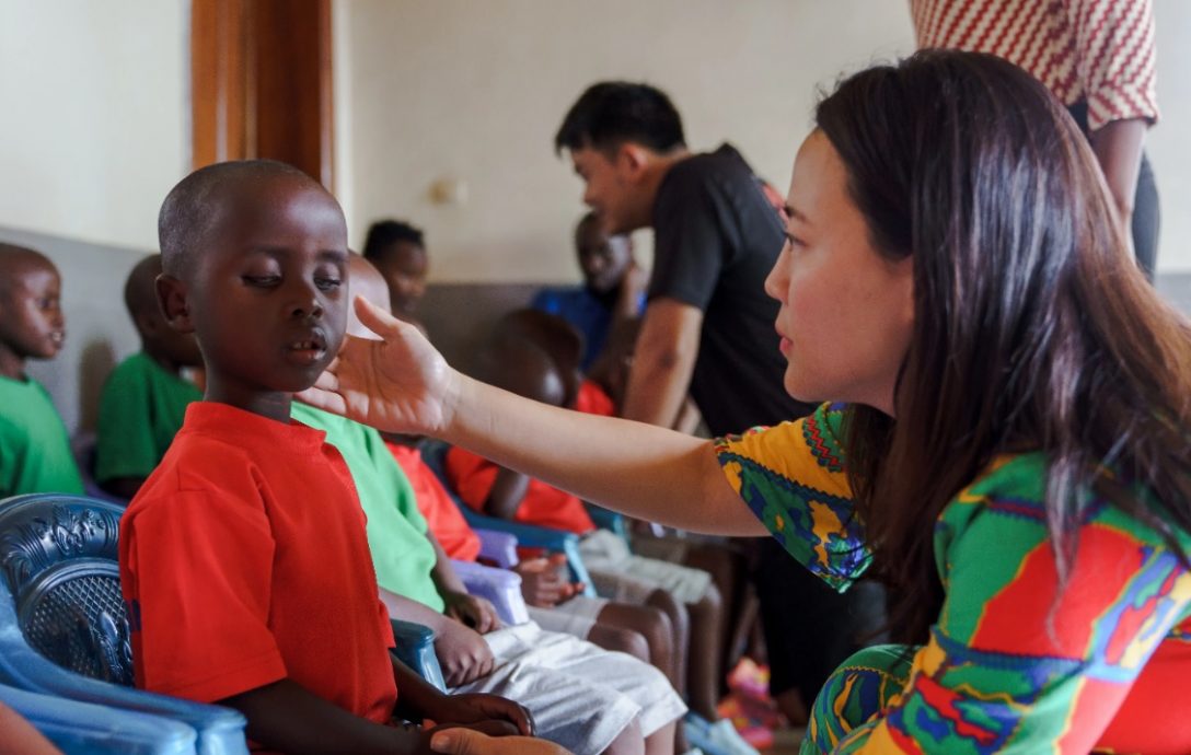 狮城夫妇陈镇升与林宝燕:战地驰援不言倦 只因对人有关爱