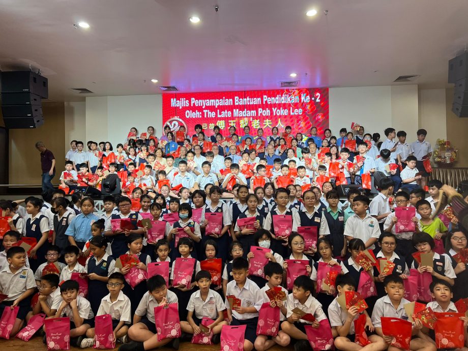 全国:马汉顺出席新春助学金捐赠仪式/3图