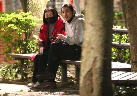 卷入精舍杀人案被传唤出庭 李威惊揭已婚神秘妻曝光